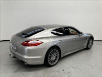 Porsche Panamera 4.8 4S.