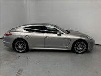 Porsche Panamera 4.8 4S.