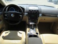 Volkswagen Touareg 3.0 TDI V6  6AT 4Motion