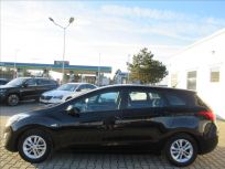 Hyundai i30 1.6 GDI Trikolor